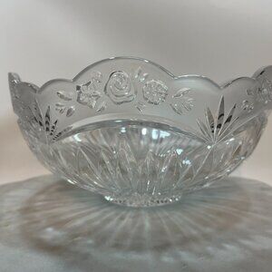 Oneida Crystal "Southern Garden" Retired 2003 Scalloped Satin Edge Bowl Germany